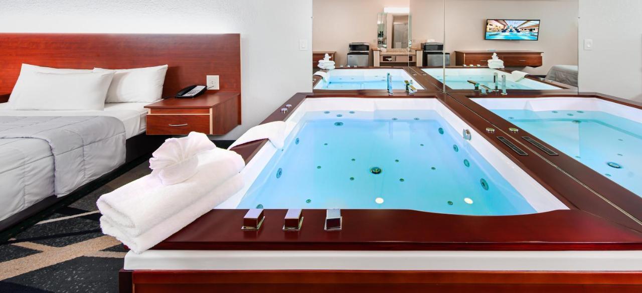 Grand Marquis Waterpark Hotel & Suites Lake Delton Экстерьер фото